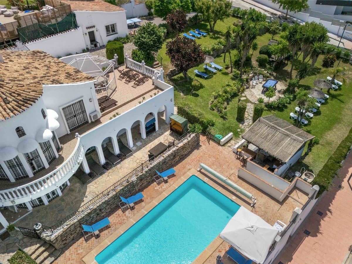 Detached Villa in Estepona — photo 3 of 10