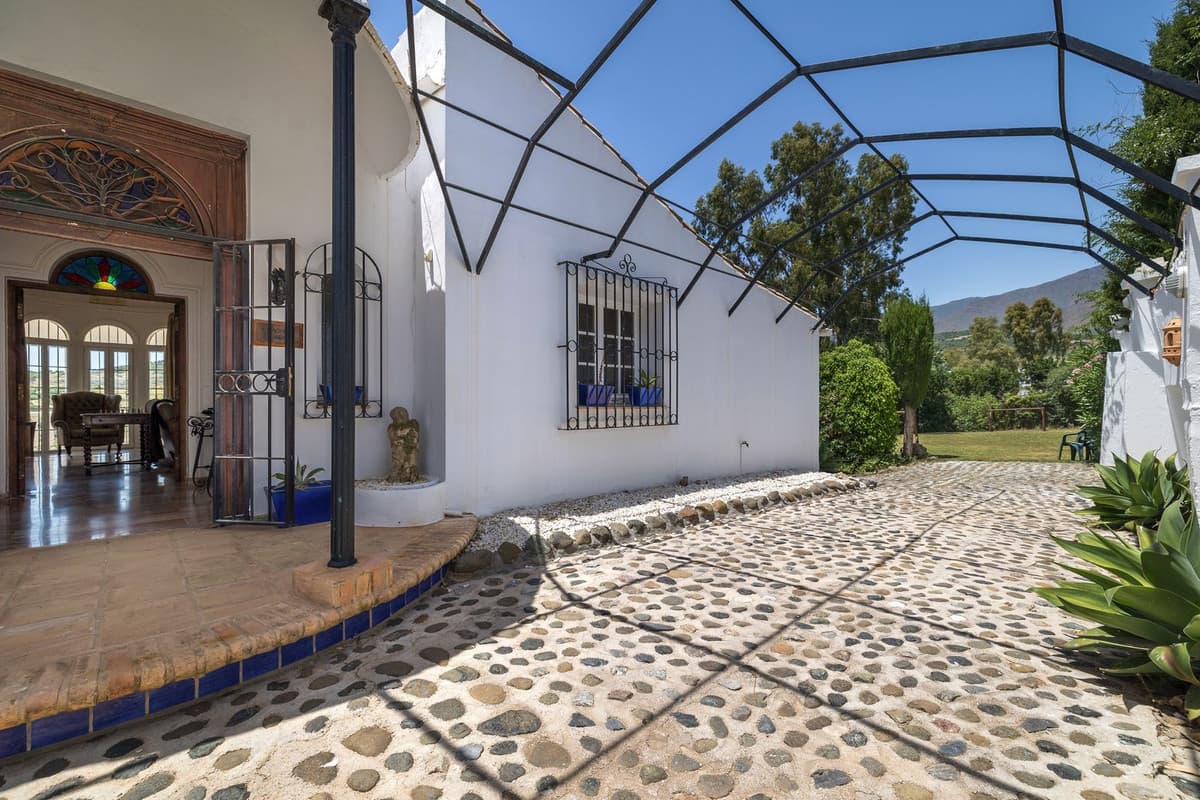 Detached Villa in Estepona — photo 6 of 10