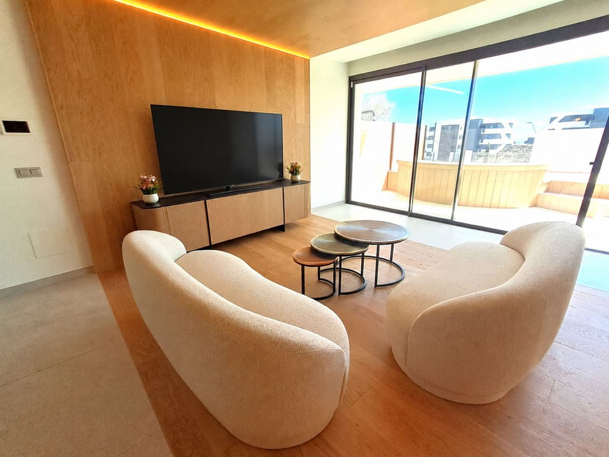 Middle Floor Apartment in Higueron — photo 3 of 10