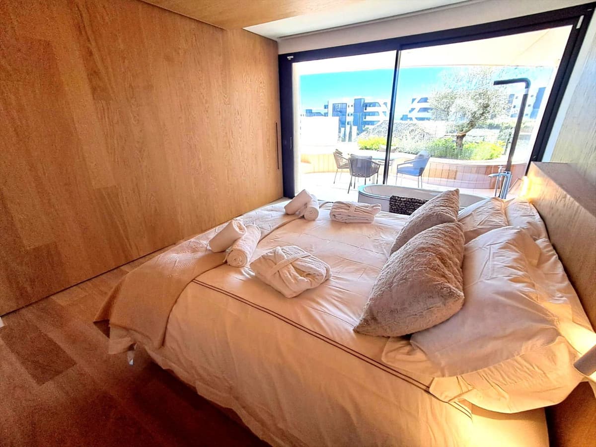 Middle Floor Apartment in Higueron — photo 9 of 10
