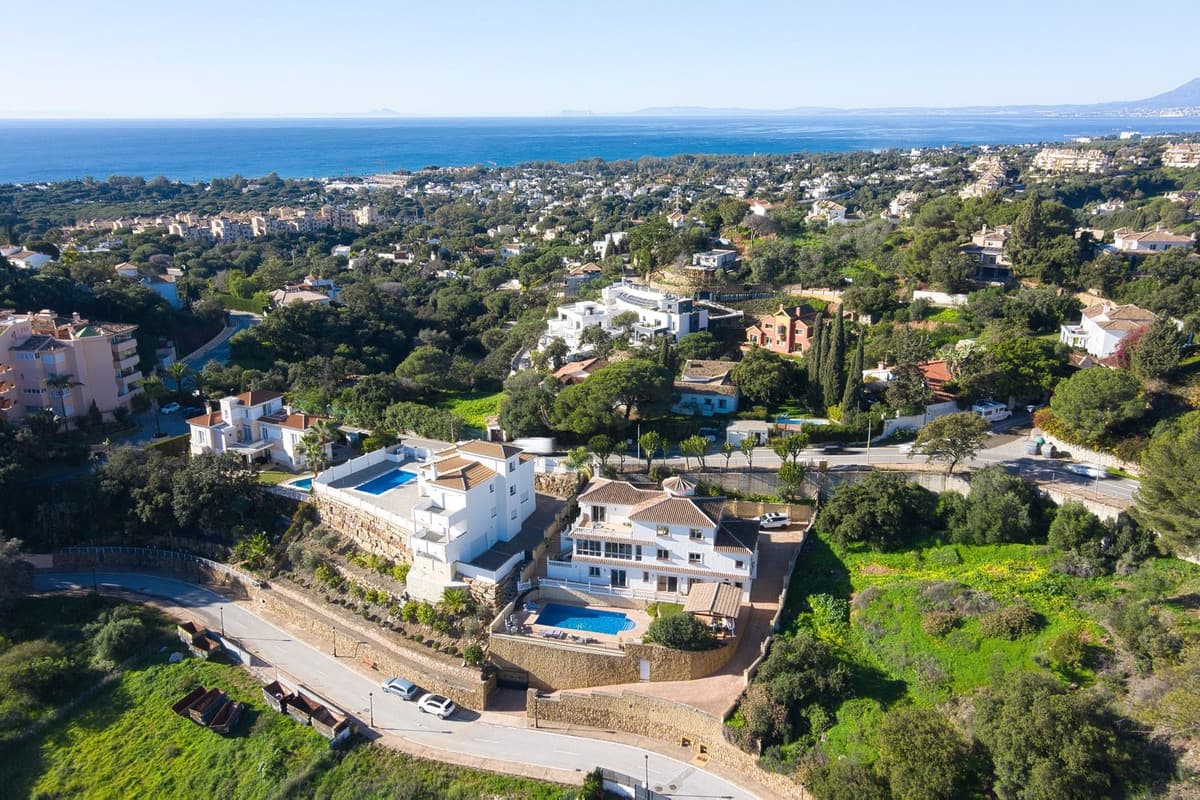 Detached Villa in Elviria — photo 2 of 10