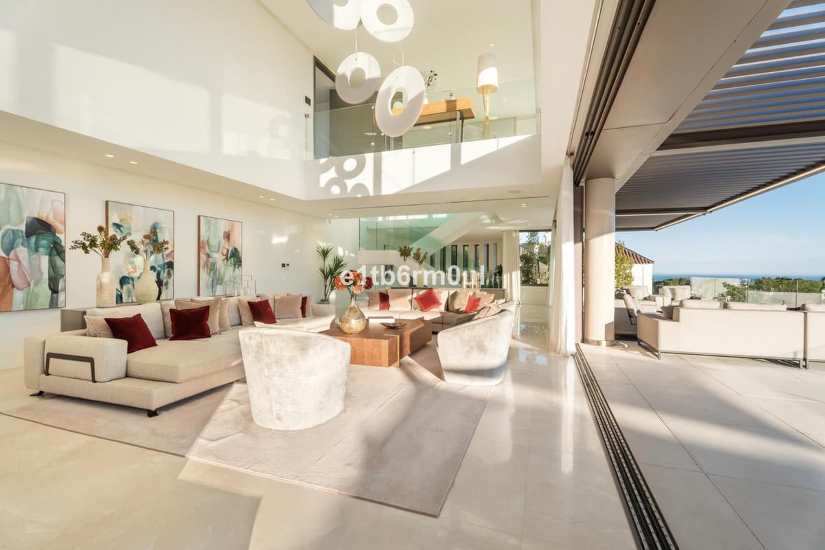 Detached Villa in La Quinta — photo 3 of 10
