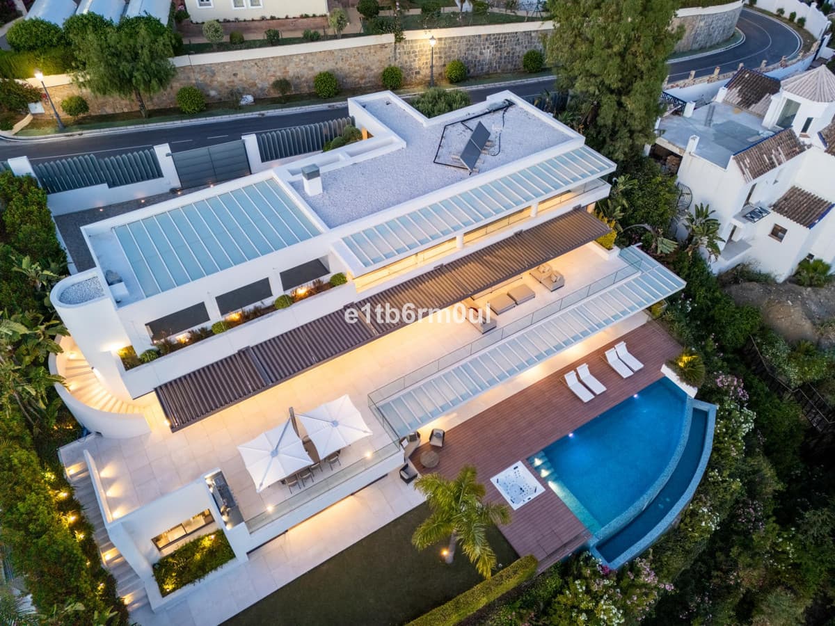Detached Villa in La Quinta — photo 7 of 10
