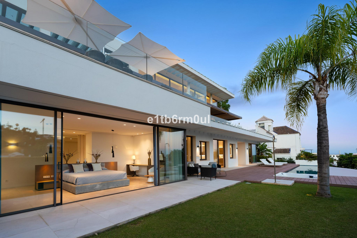 Detached Villa in La Quinta — photo 8 of 10
