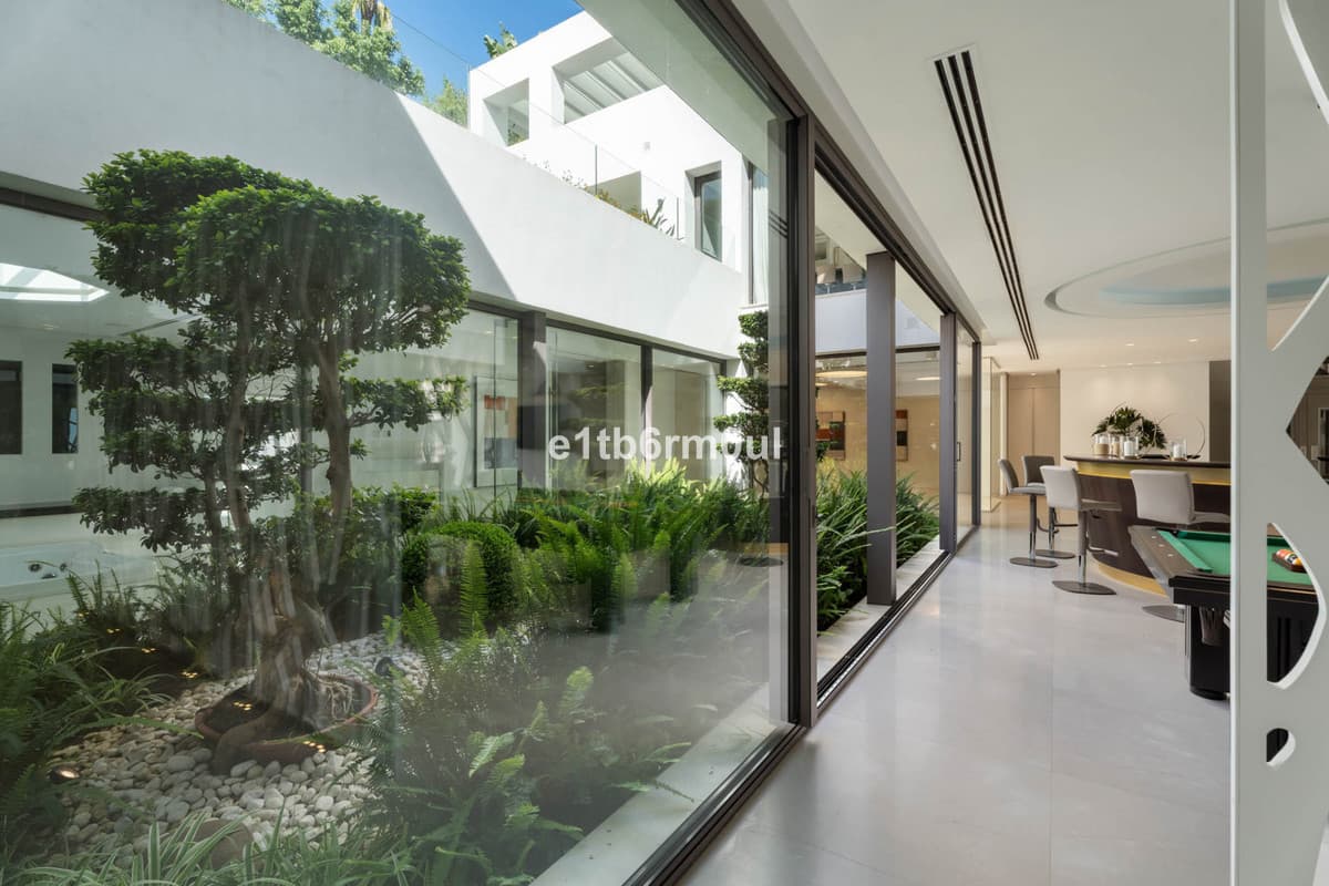 Detached Villa in La Quinta — photo 8 of 10