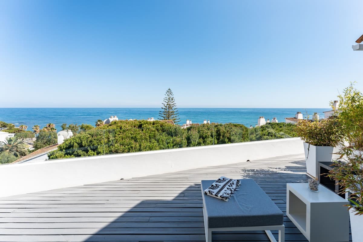 Penthouse in Calahonda — photo 1 of 10