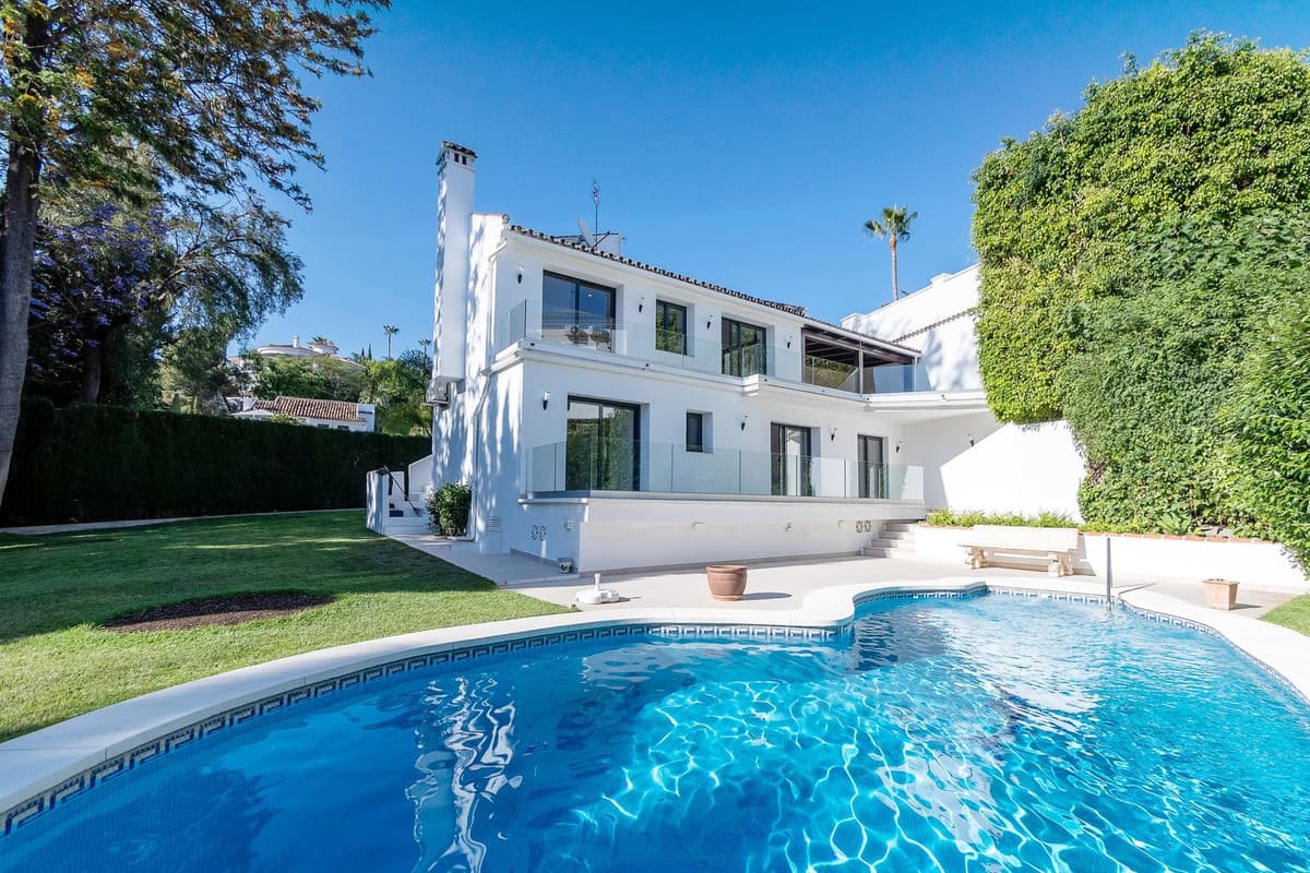 Detached Villa in Marbella — photo 2 of 10