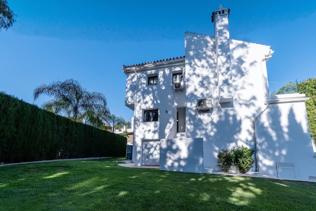 Detached Villa in Marbella — photo 5 of 10