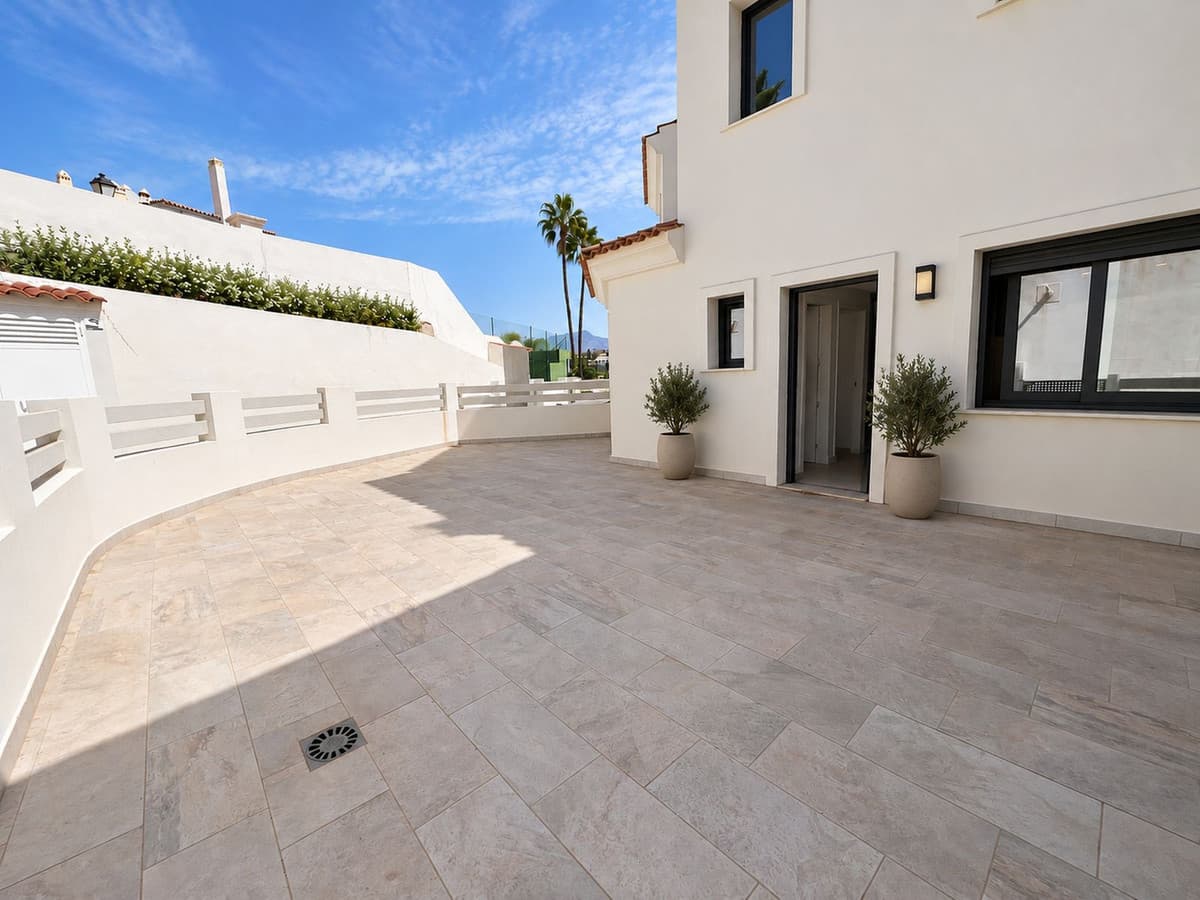 Townhouse in Estepona — photo 2 of 10