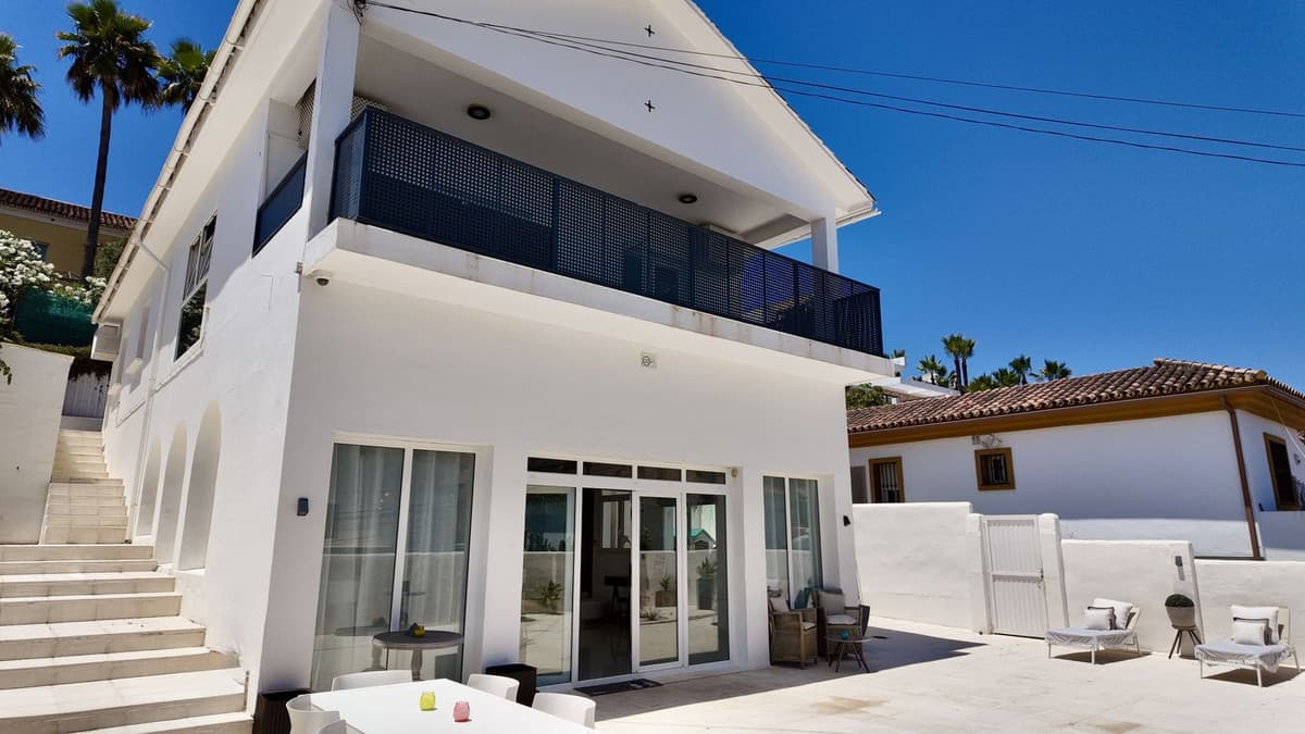 Detached Villa in Nueva Andalucía — photo 2 of 10