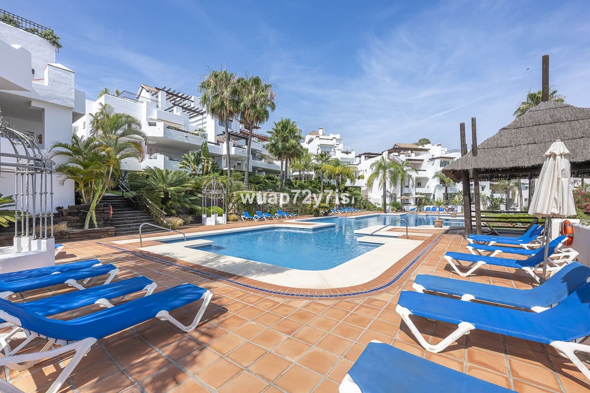 Ground Floor Apartment in Nueva Andalucía — photo 2 of 10