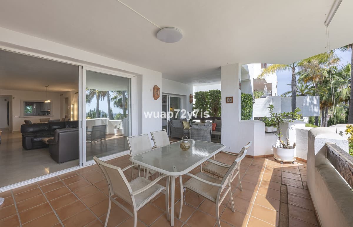 Ground Floor Apartment in Nueva Andalucía — photo 8 of 10
