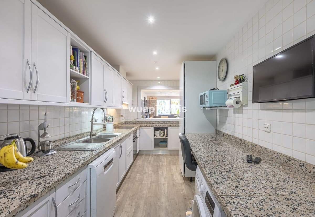 Ground Floor Apartment in Nueva Andalucía — photo 9 of 10