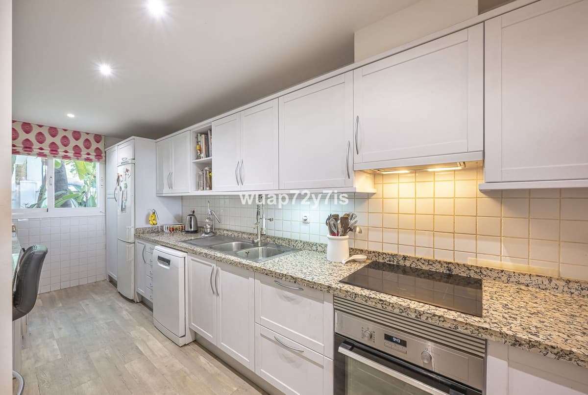Ground Floor Apartment in Nueva Andalucía — photo 10 of 10