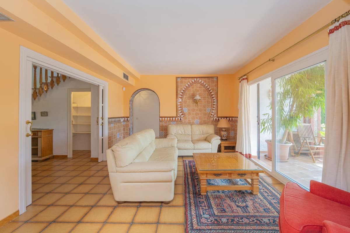 Detached Villa in Marbella — photo 9 of 10