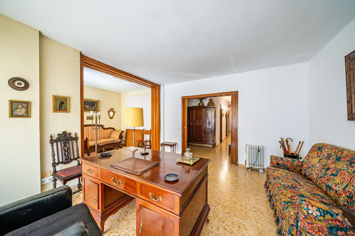 Middle Floor Apartment in Málaga Centro — photo 6 of 10