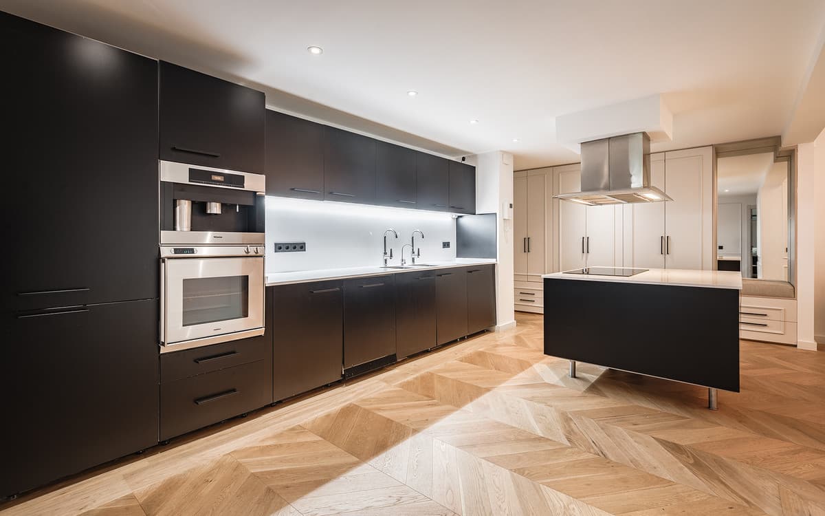 Ground Floor Apartment in Benahavís — photo 2 of 10