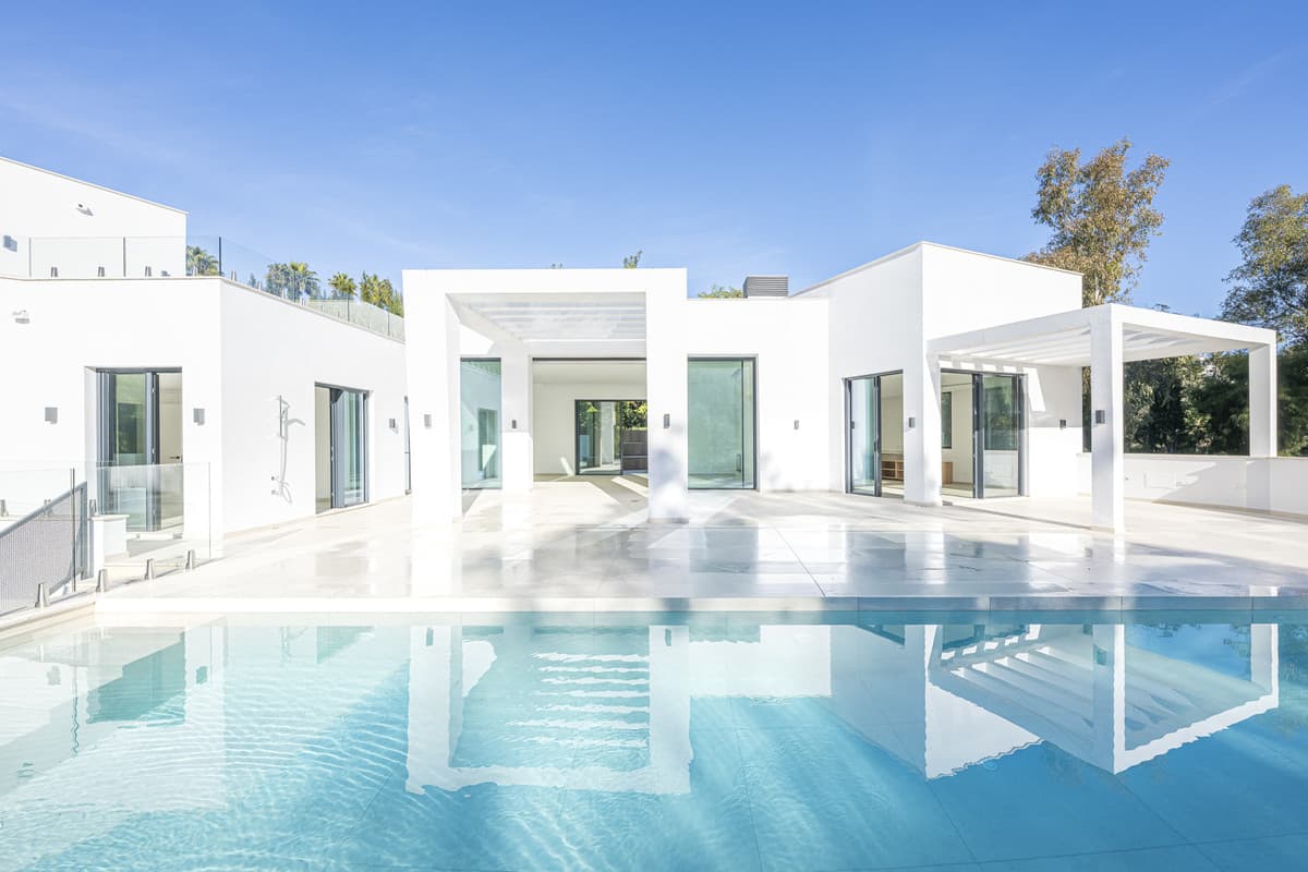 Detached Villa in Sotogrande Alto — photo 1 of 10