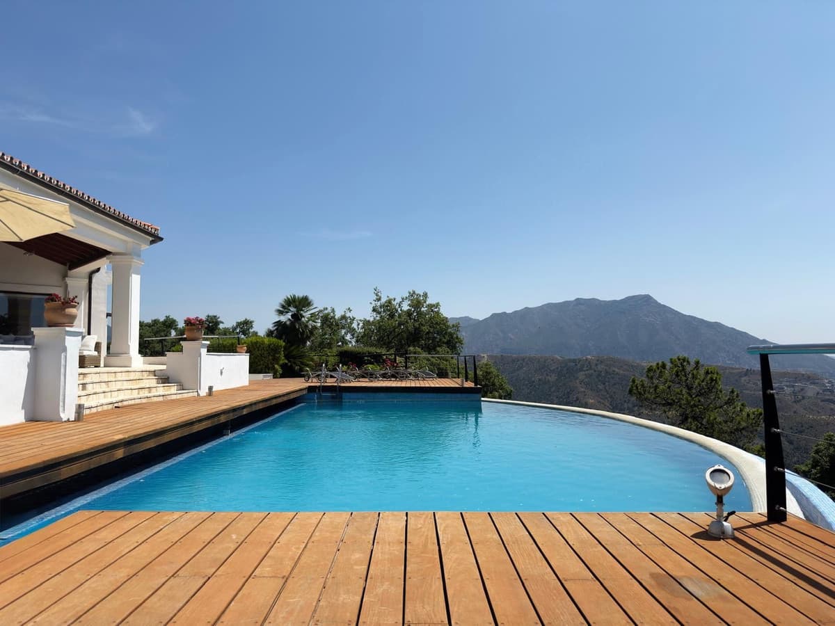 Detached Villa in La Zagaleta — photo 2 of 10