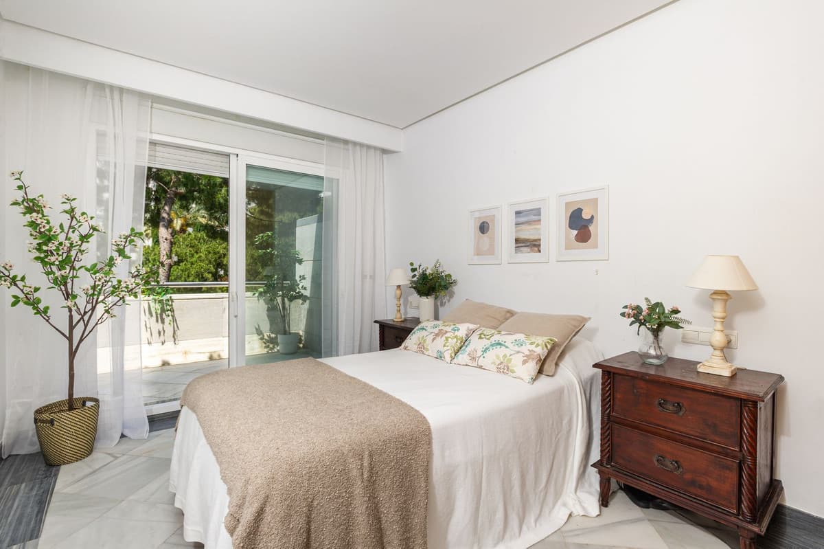 Middle Floor Apartment in Marbella — photo 8 of 10