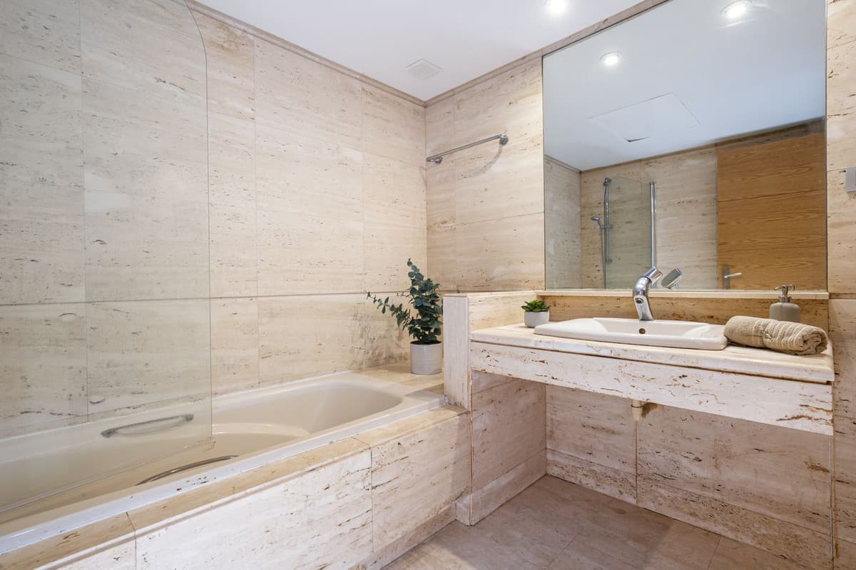 Middle Floor Apartment in Marbella — photo 9 of 10