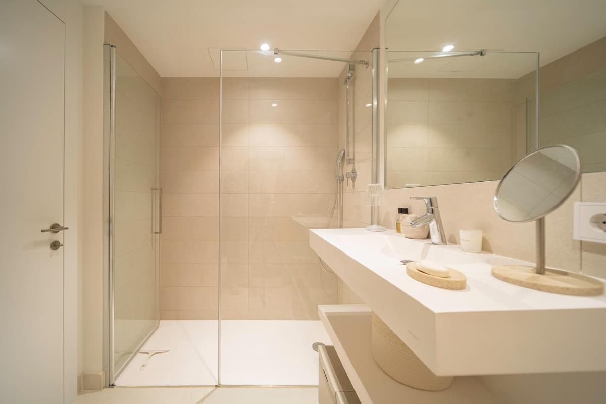 Middle Floor Apartment in Higueron — photo 14 of 17