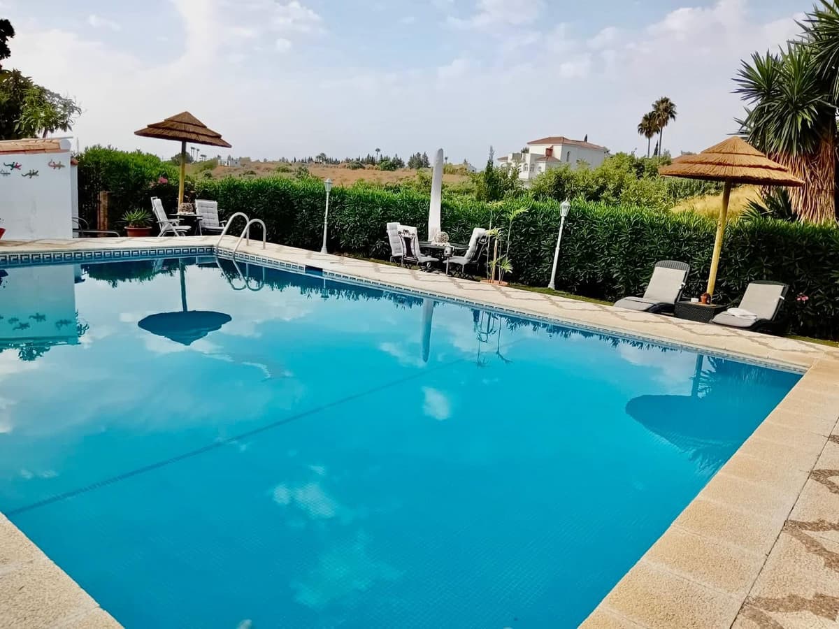 Townhouse in Estepona — photo 1 of 10
