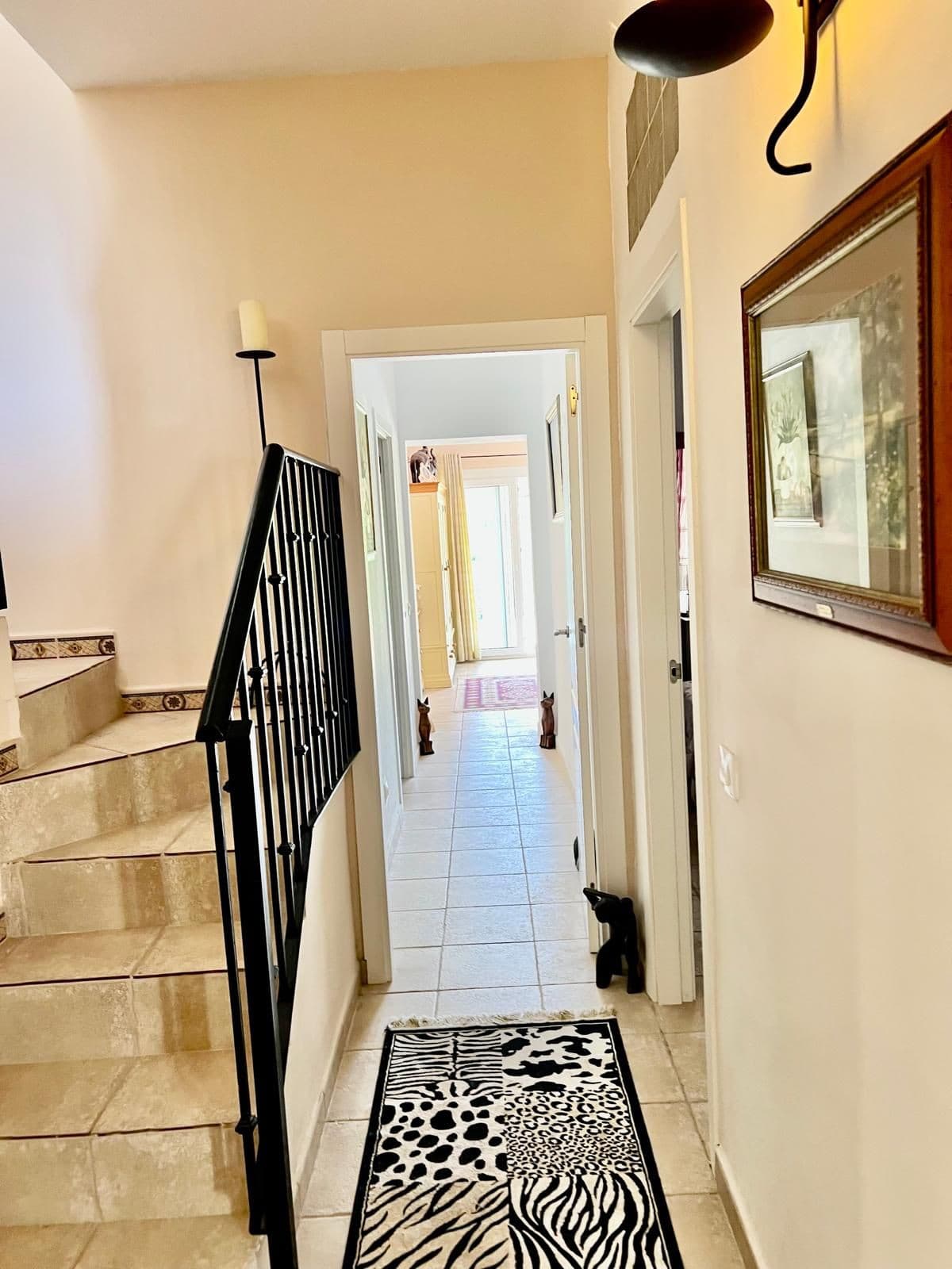 Townhouse in Estepona — photo 3 of 10