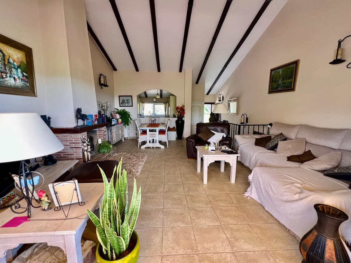 Townhouse in Estepona — photo 4 of 10