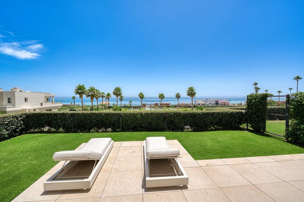 Ground Floor Apartment in Estepona — photo 3 of 10