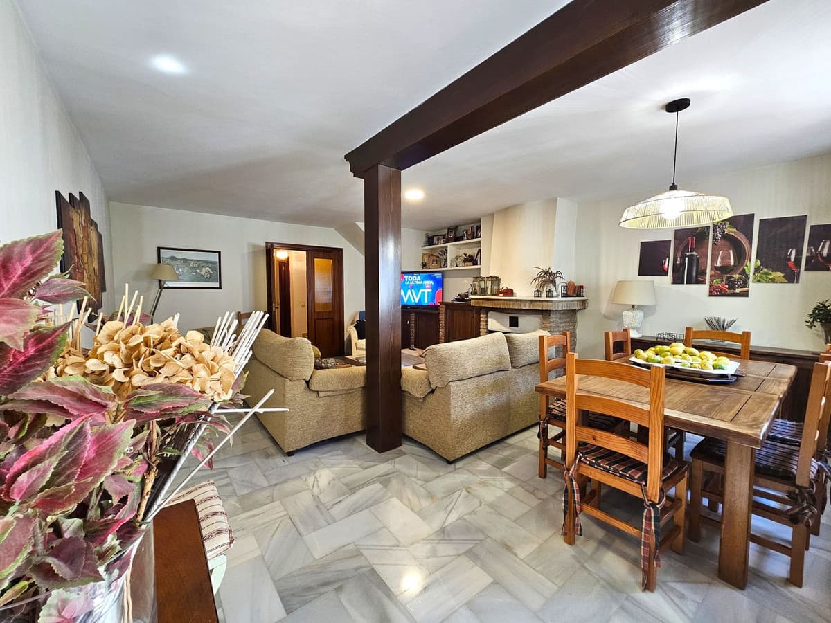 Townhouse in Benahavís — photo 4 of 10