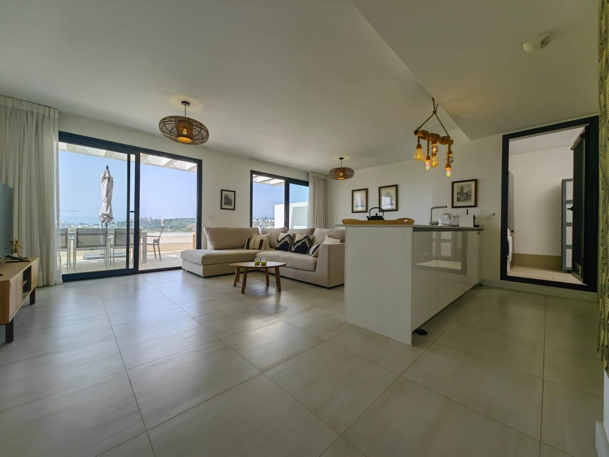 Penthouse Duplex in Estepona — photo 8 of 10
