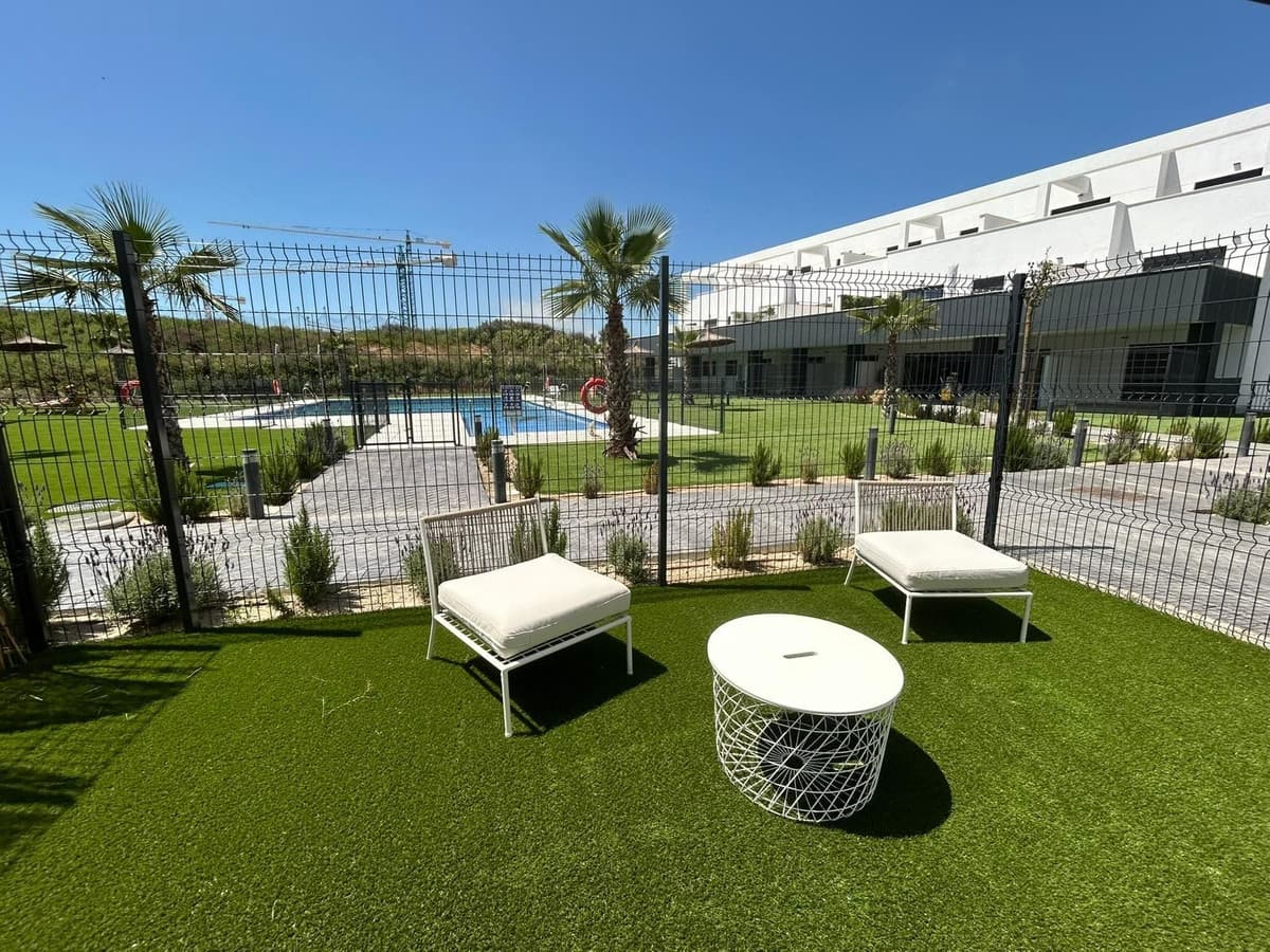 Ground Floor Apartment in Estepona — photo 1 of 10