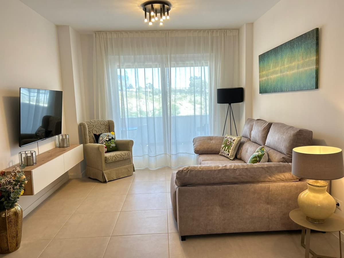 Ground Floor Apartment in Estepona — photo 4 of 10