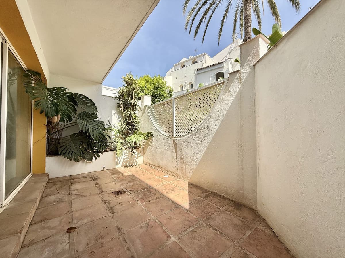 Townhouse in Nueva Andalucía — photo 4 of 10