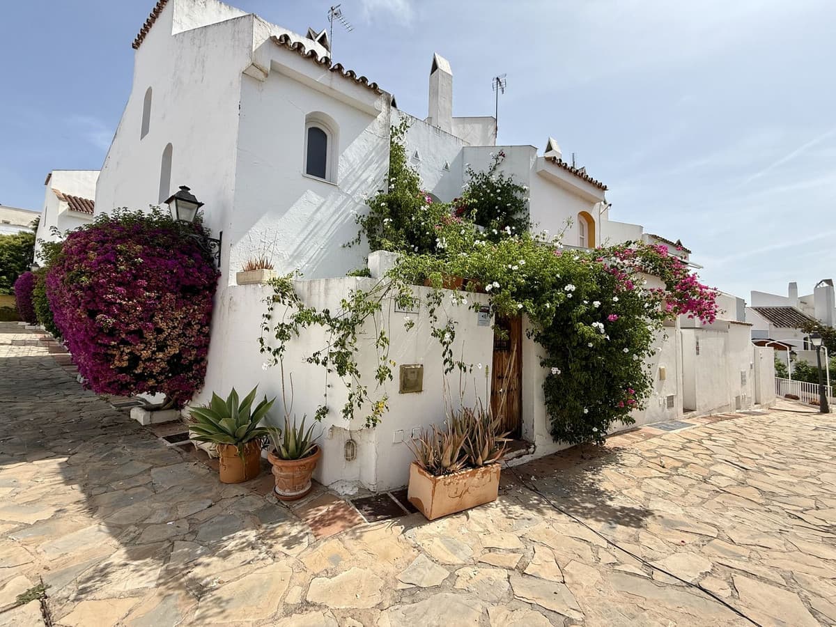 Townhouse in Nueva Andalucía — photo 6 of 10