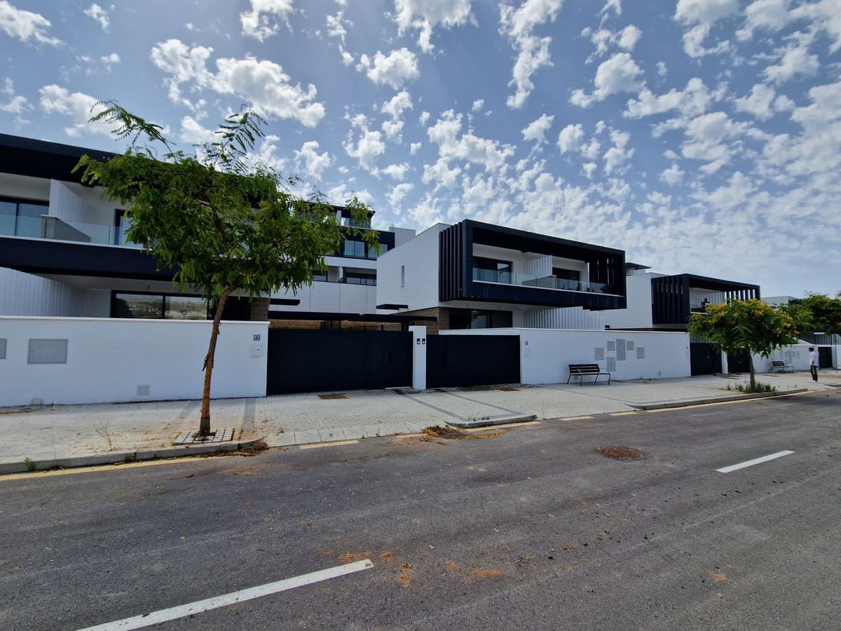 Semi-Detached House in Atalaya — photo 3 of 10