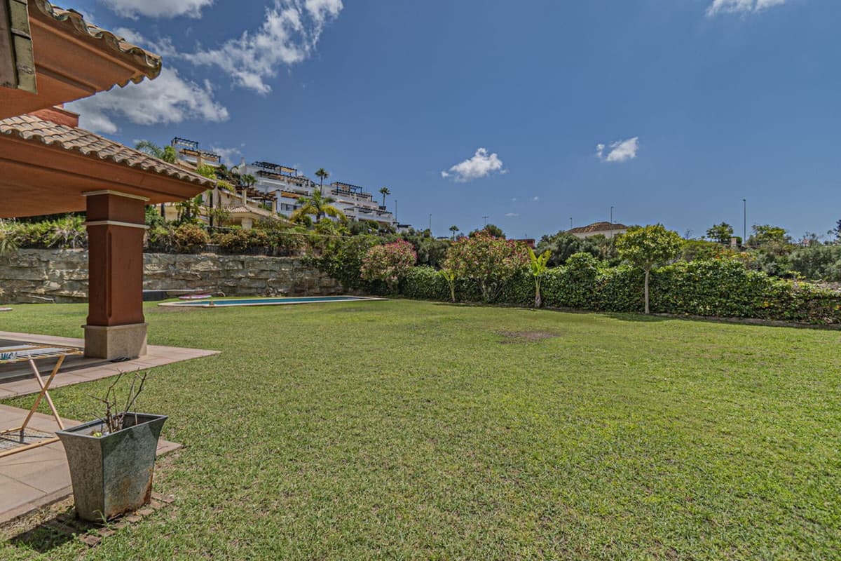 Detached Villa in Marbella — photo 3 of 10