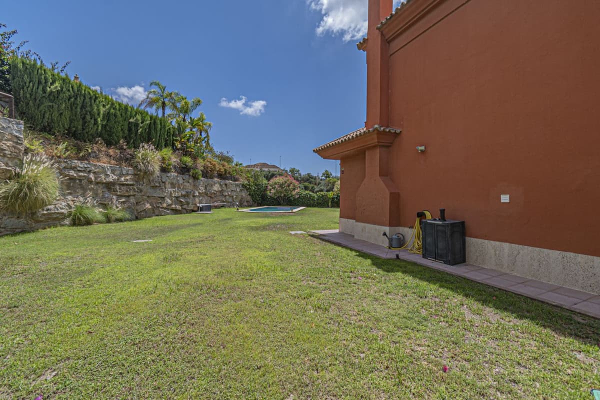 Detached Villa in Marbella — photo 7 of 10