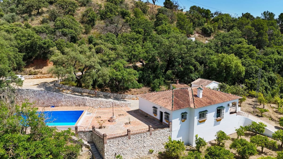 Detached Villa in Alhaurín el Grande — photo 1 of 10