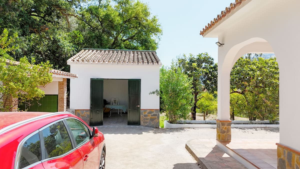Detached Villa in Alhaurín el Grande — photo 2 of 10