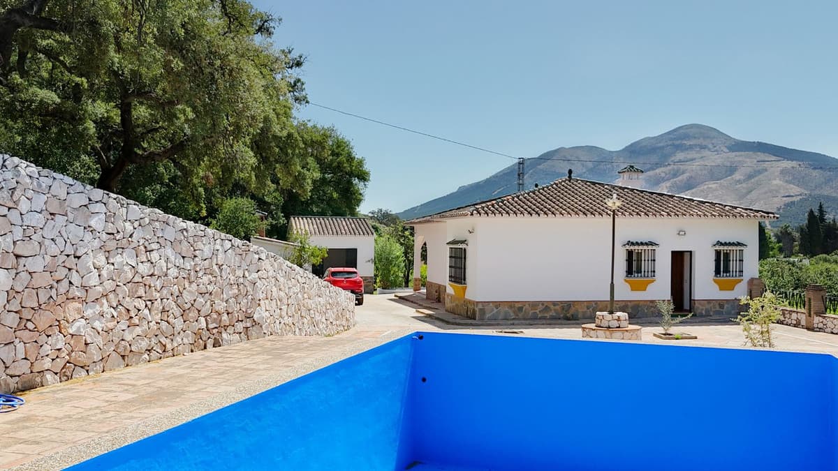 Detached Villa in Alhaurín el Grande — photo 7 of 10