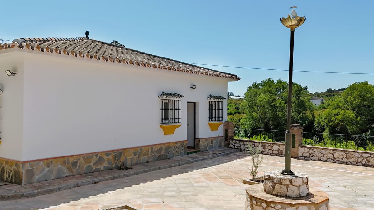Detached Villa in Alhaurín el Grande — photo 9 of 10