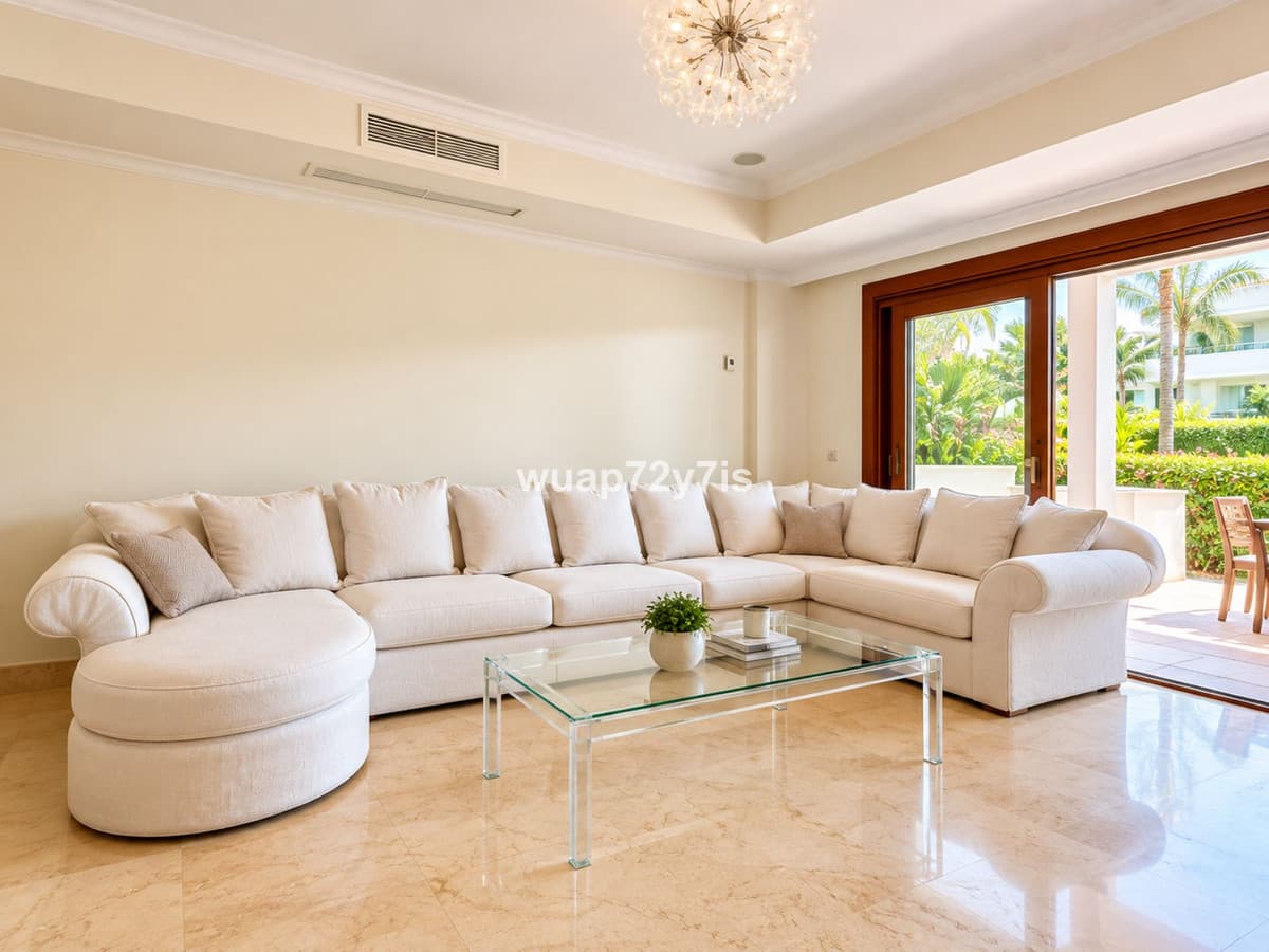 Ground Floor Apartment in The Golden Mile — photo 8 of 10