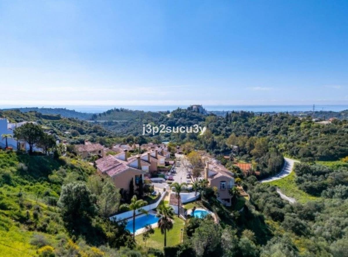 Semi-Detached House in Estepona — photo 1 of 10