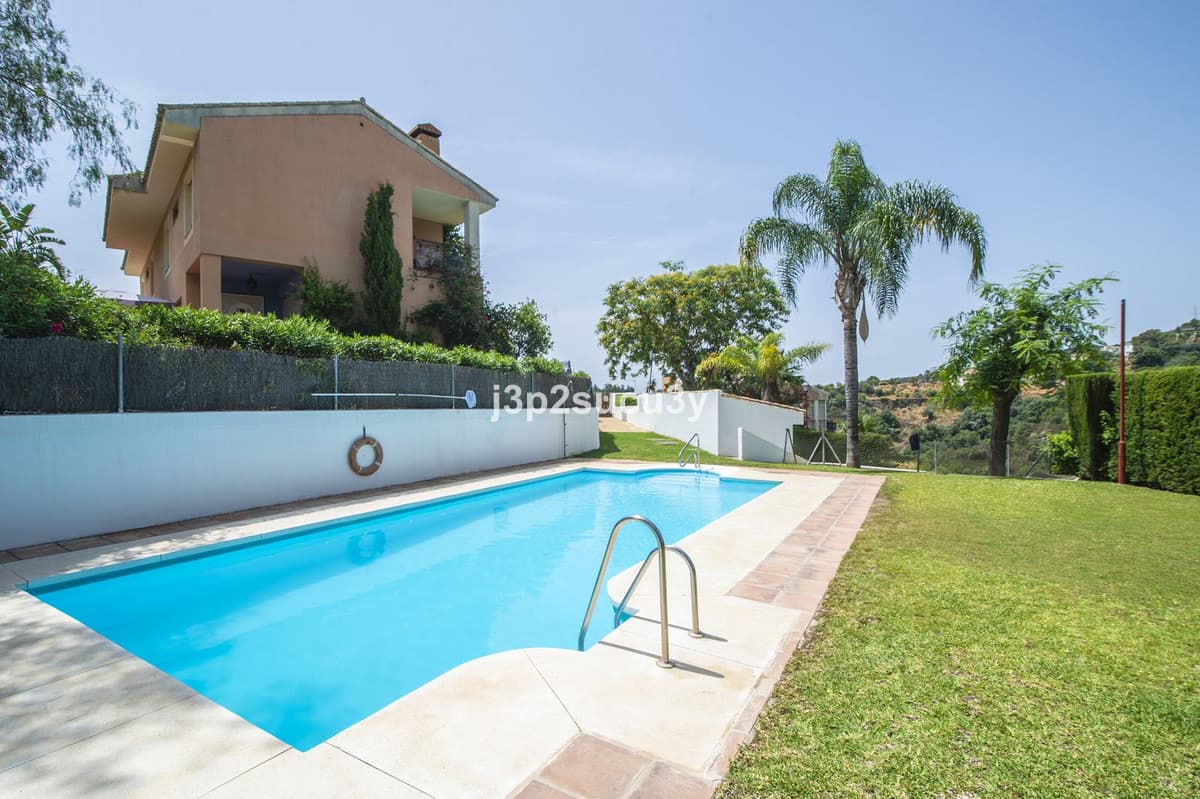 Semi-Detached House in Estepona — photo 2 of 10