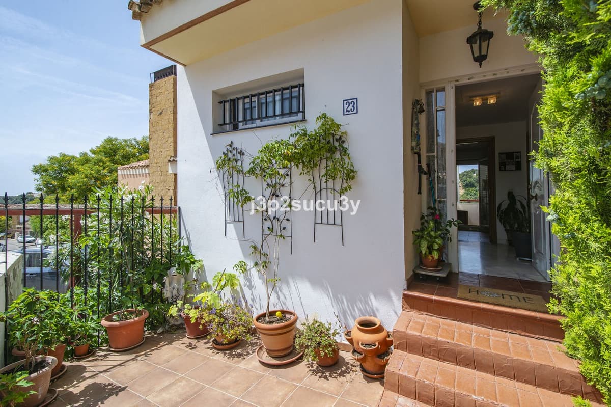 Semi-Detached House in Estepona — photo 4 of 10