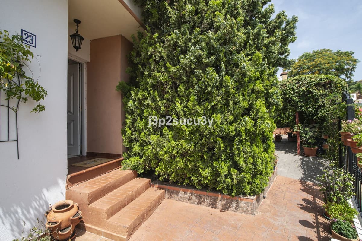 Semi-Detached House in Estepona — photo 5 of 10