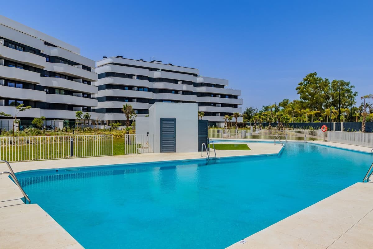 Middle Floor Apartment in Torremolinos — photo 1 of 10