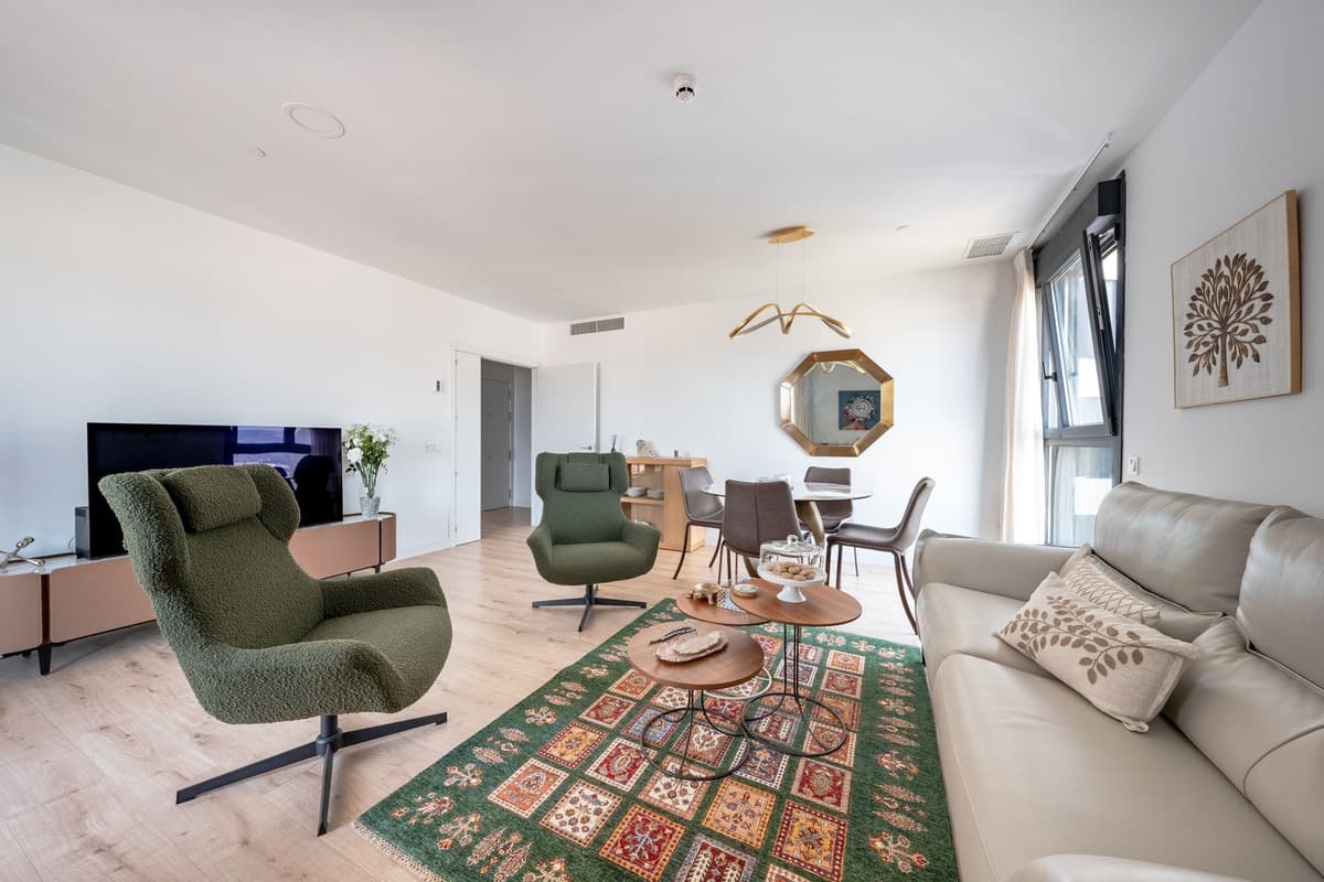 Middle Floor Apartment in Málaga — photo 1 of 10